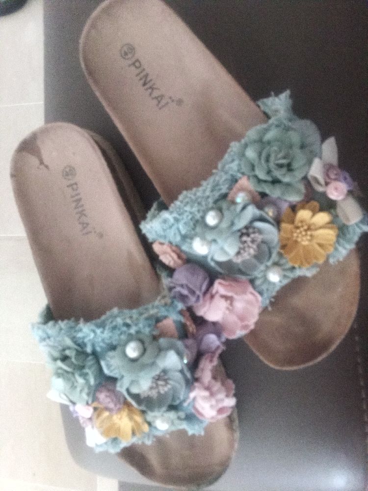 Claquette en jean fleurie