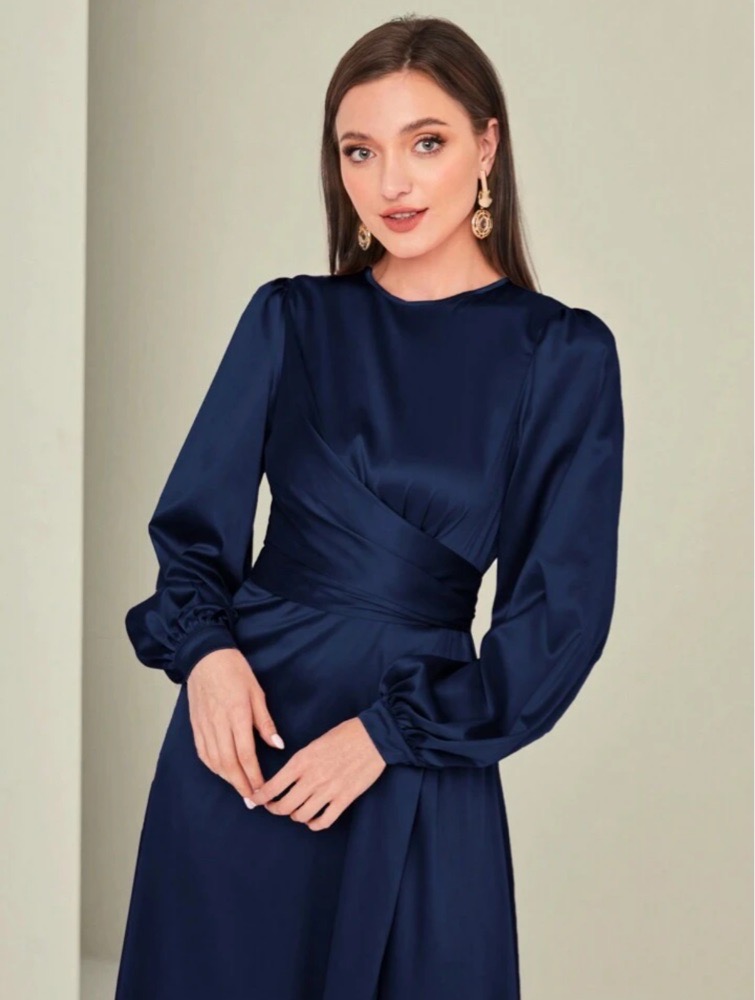 Robe en satin pour femme voilée