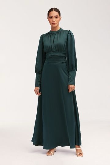 Robe emeraude en satin 
