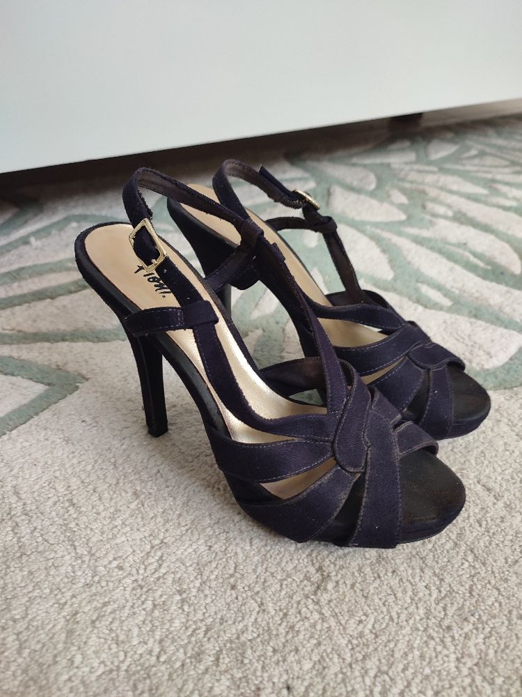 Purple shoes 