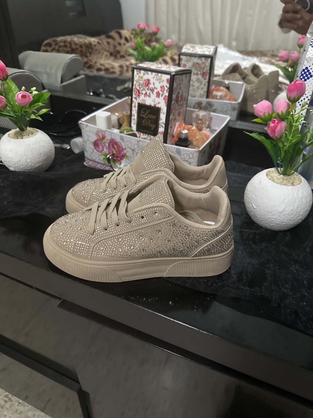 Baskets femme – Élégance & brillance 37
