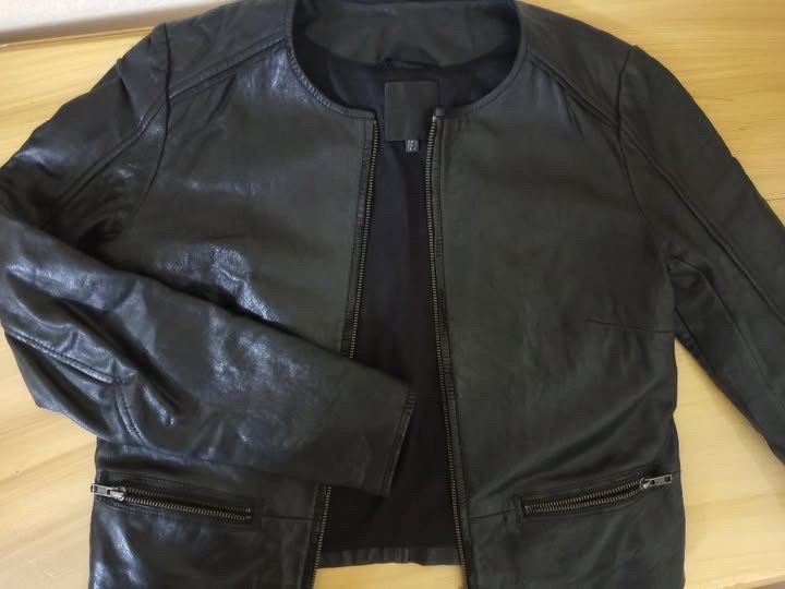 Veste cuir pour des dammes