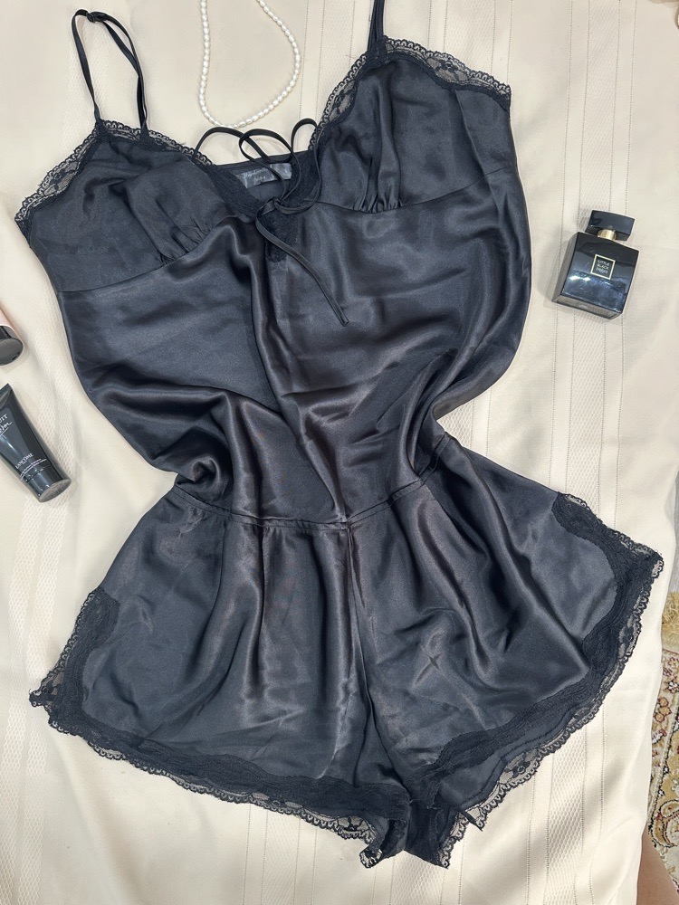 COMBI SHORT NOIR EN DENTELLE 