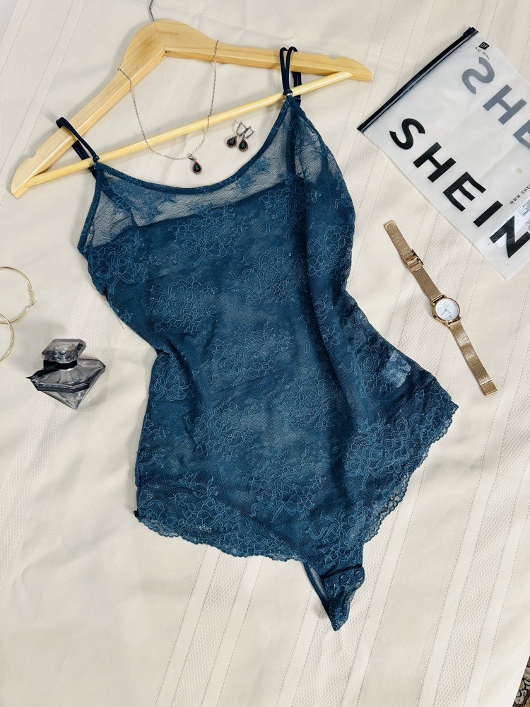 LINGERIE EN DENTELLE