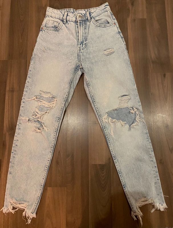 Pantalon jean déchiré 