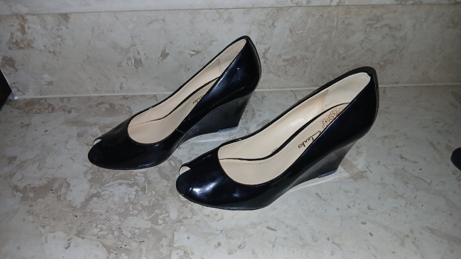 Escarpins noirs Clarks authentiques – Comme neufs 👠