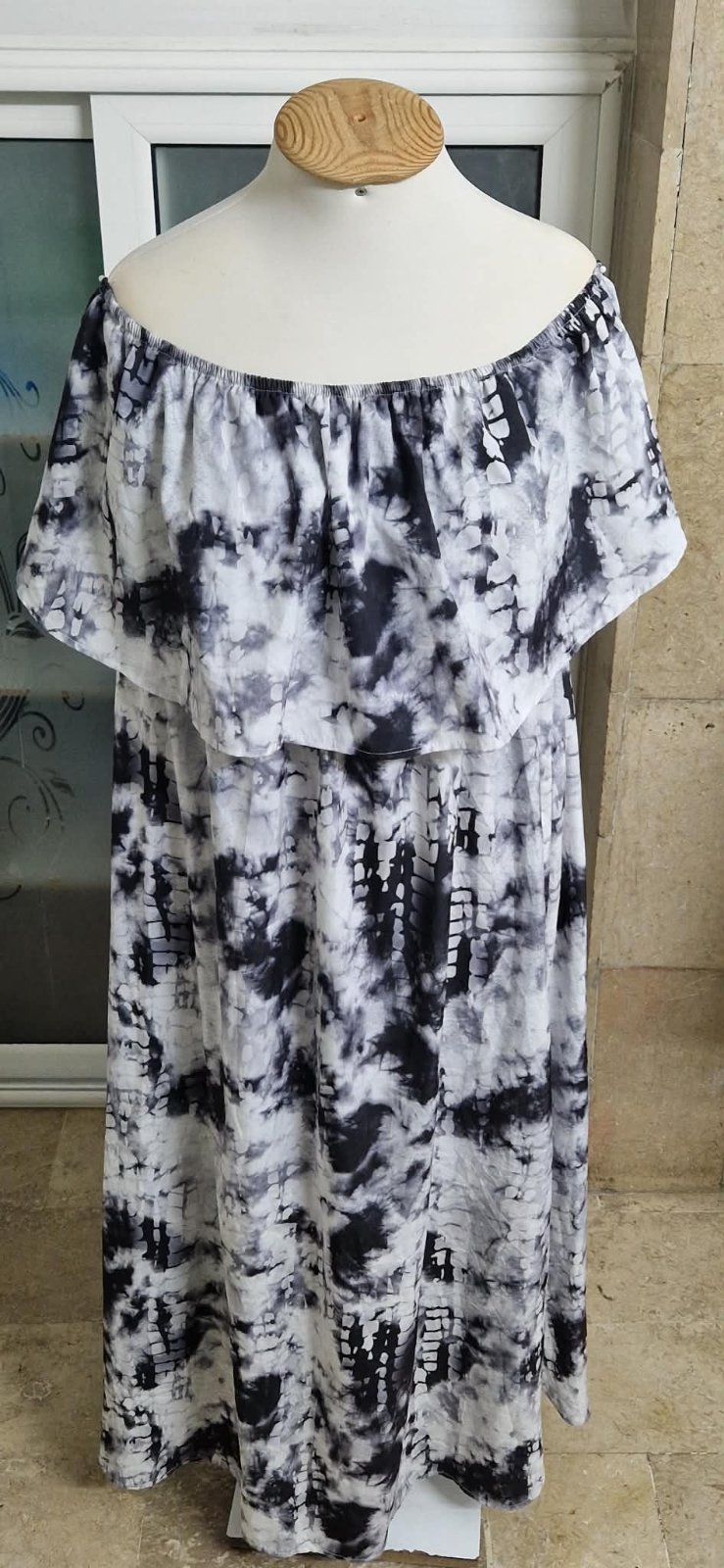 Robe grande taille trés chic avec deux fontes modèle trés tendance trés stylée 