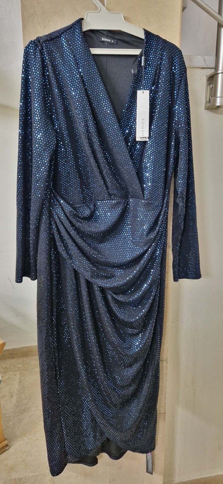 Robe Soiré Neuf Avec tiket de marque ROMA 