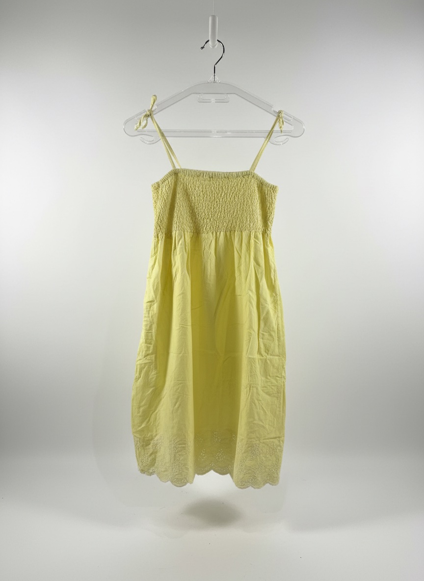 Robe jaune pastel