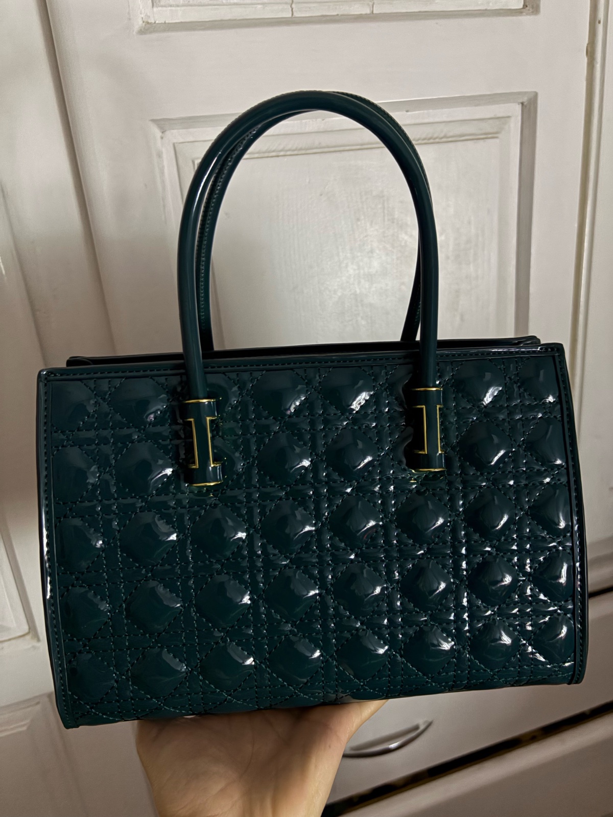 Sac vert millitaire vernis