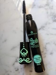 Mascara essence 