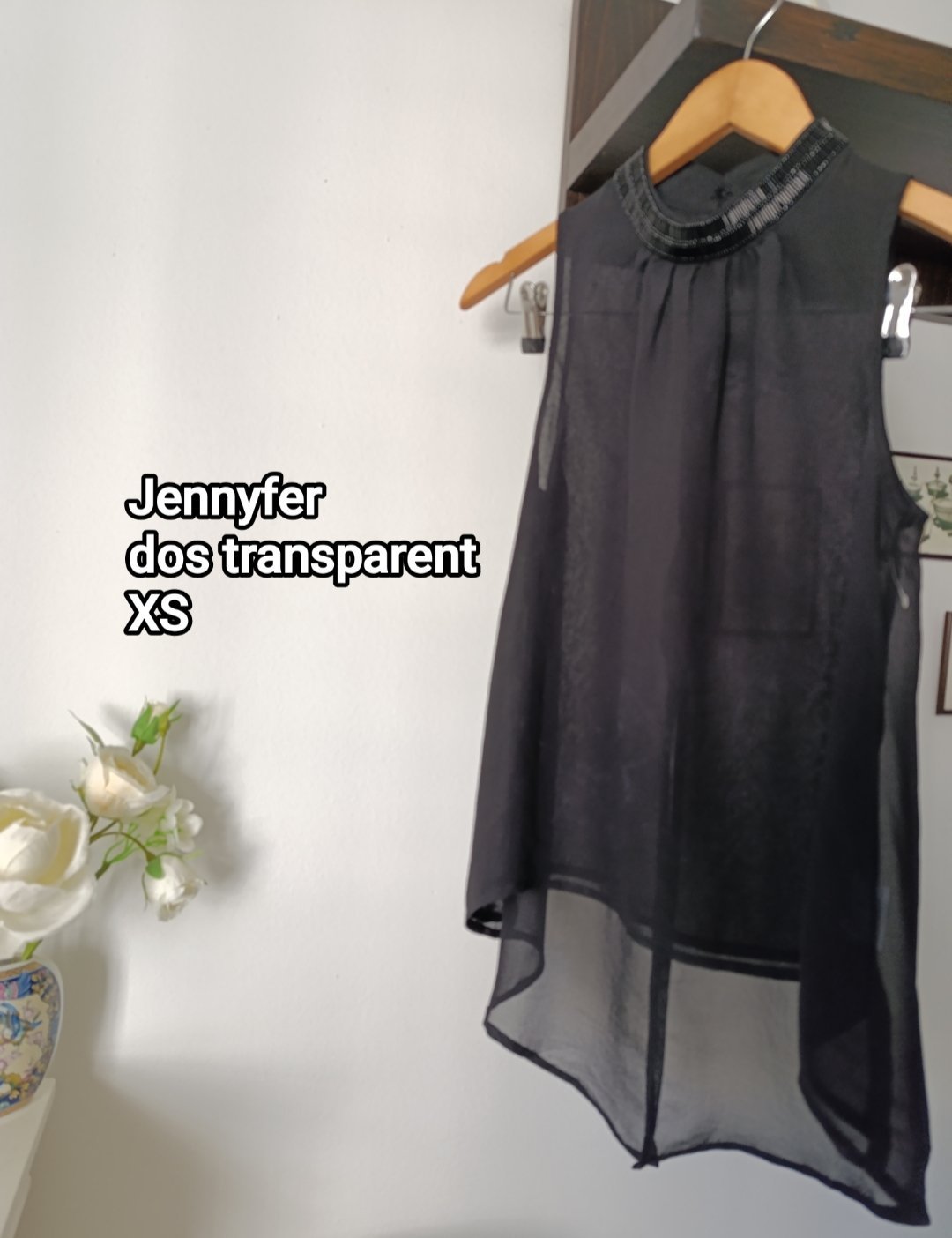 ​✨ Top fluide asymétrique noir avec col perlé – Jennyfer (Taille XS)