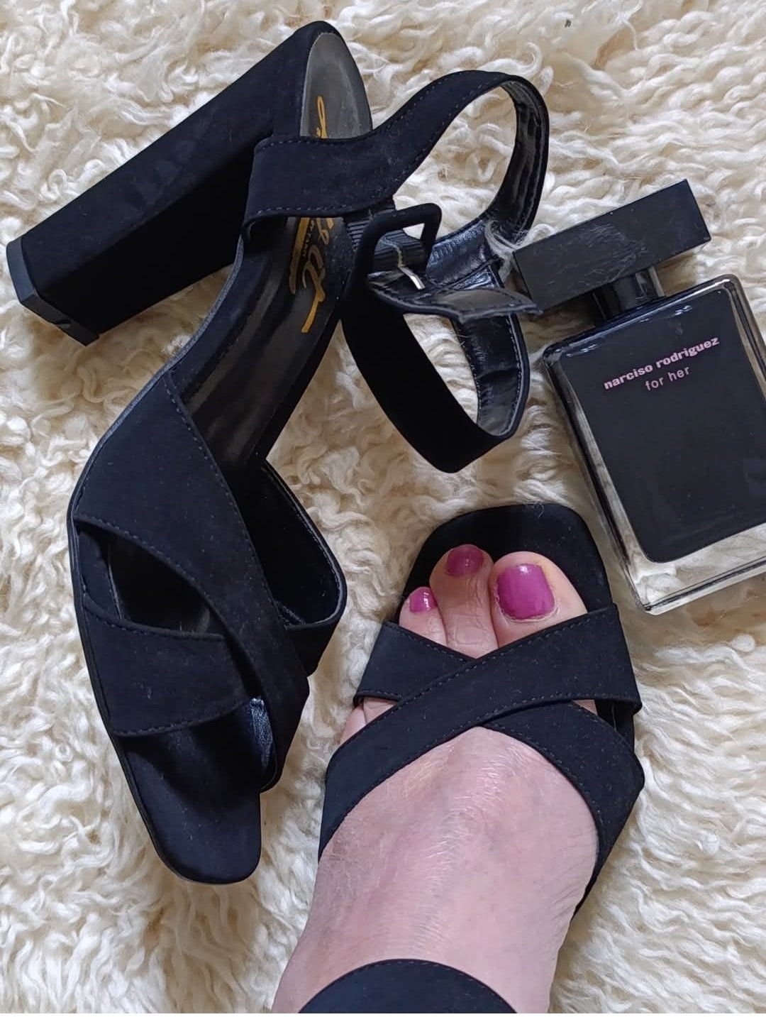 Sandales pointure 39 noir daim
