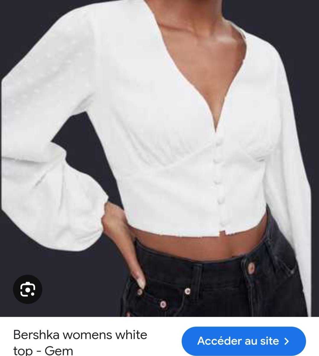  Top Court Blanc en Plumetis – BERSHKA 🤍