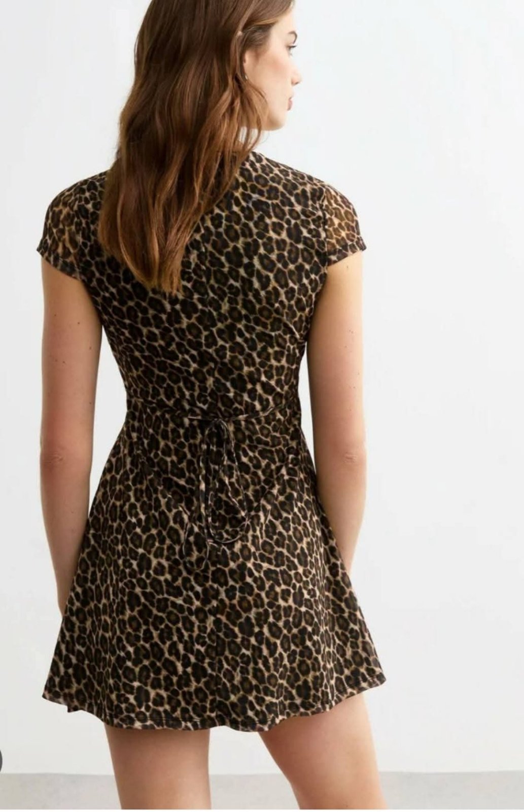 ​🐆 Robe portefeuille H&M – Motif Léopard (Taille L)