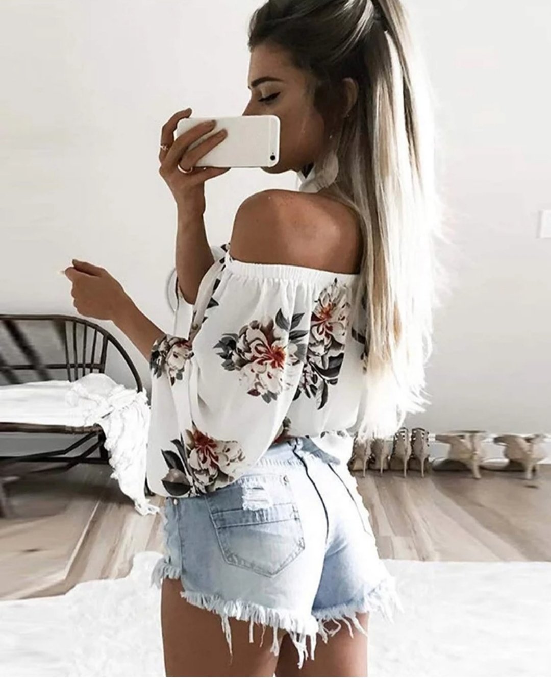 ​🌸 Top Fluide Imprimé Fleuri – Épaules Dénudées (Bardot)