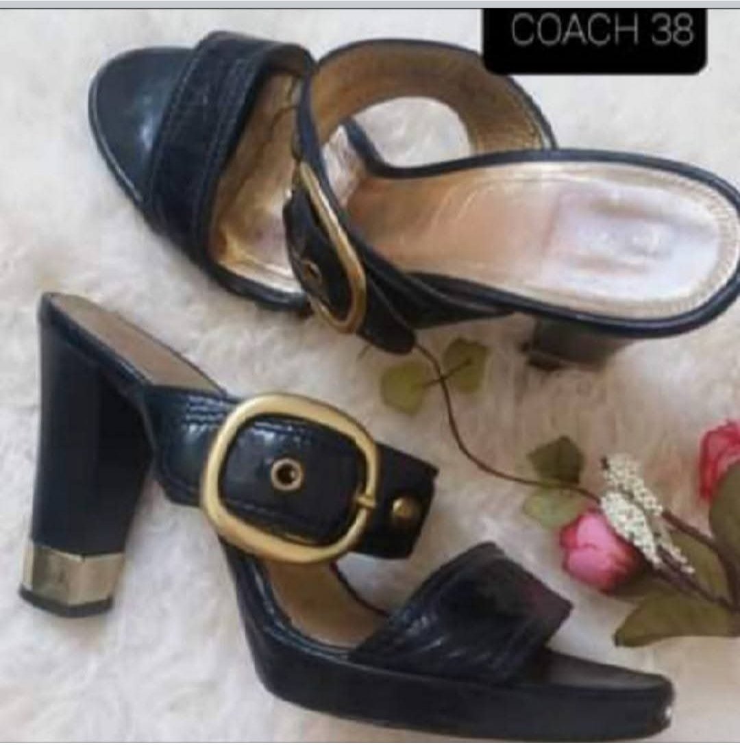Chaussures Coach pointure 38 noir boucle doré