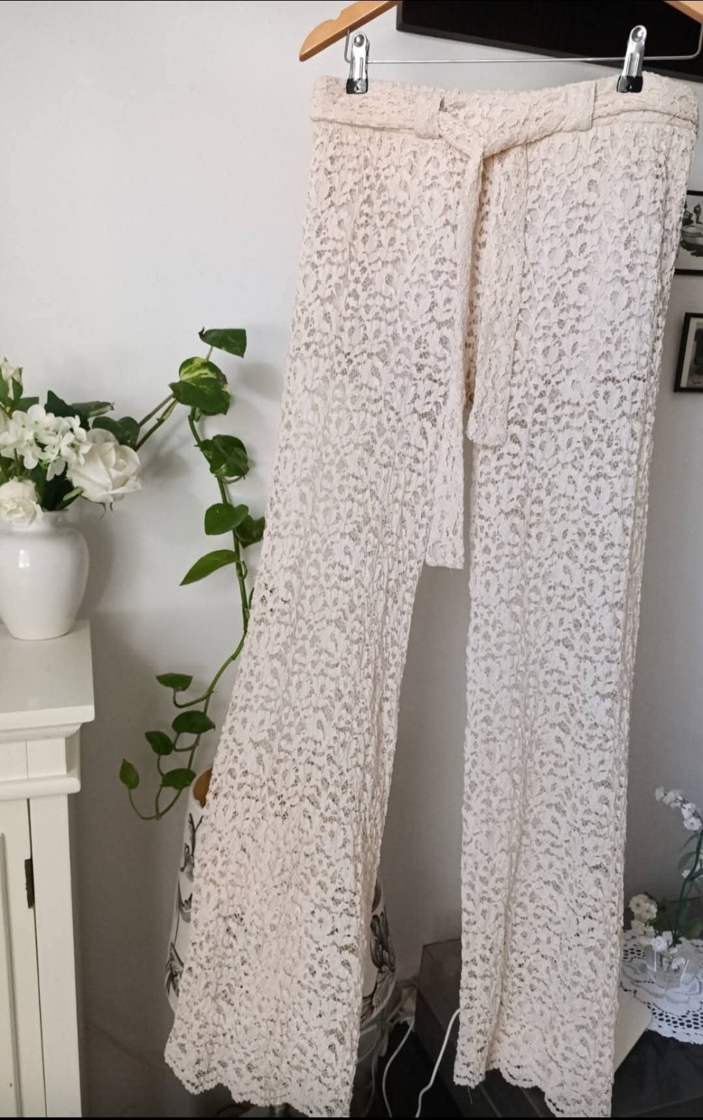 ​🌸 Pantalon fluide en dentelle écru / crème – Style Bohème Chic