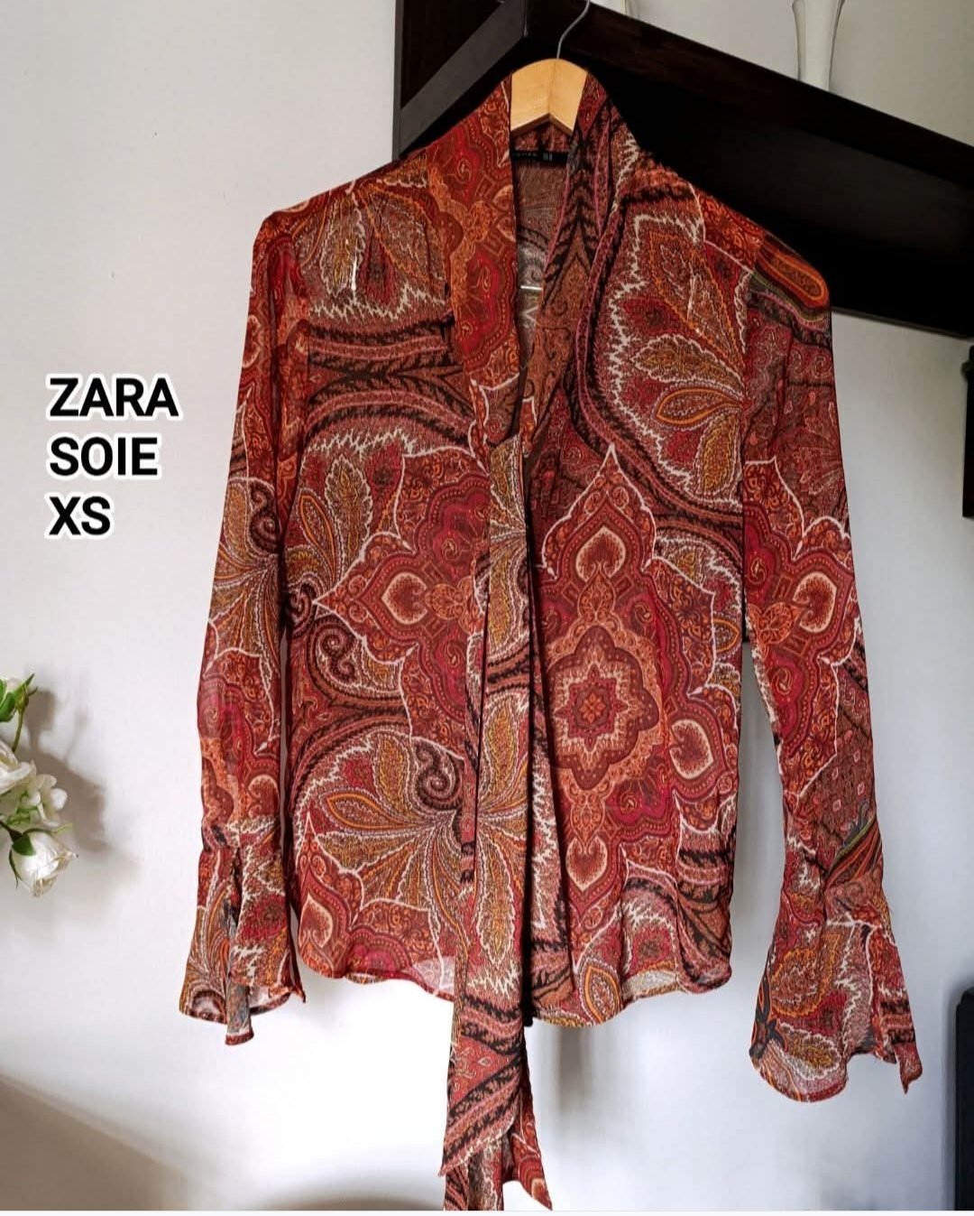 Chemise en soie de chez Zara 
