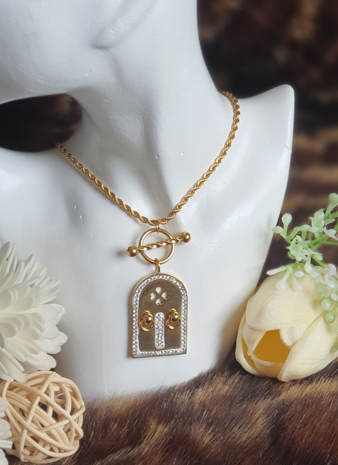 Collier Élégance Royale Dorée ✨