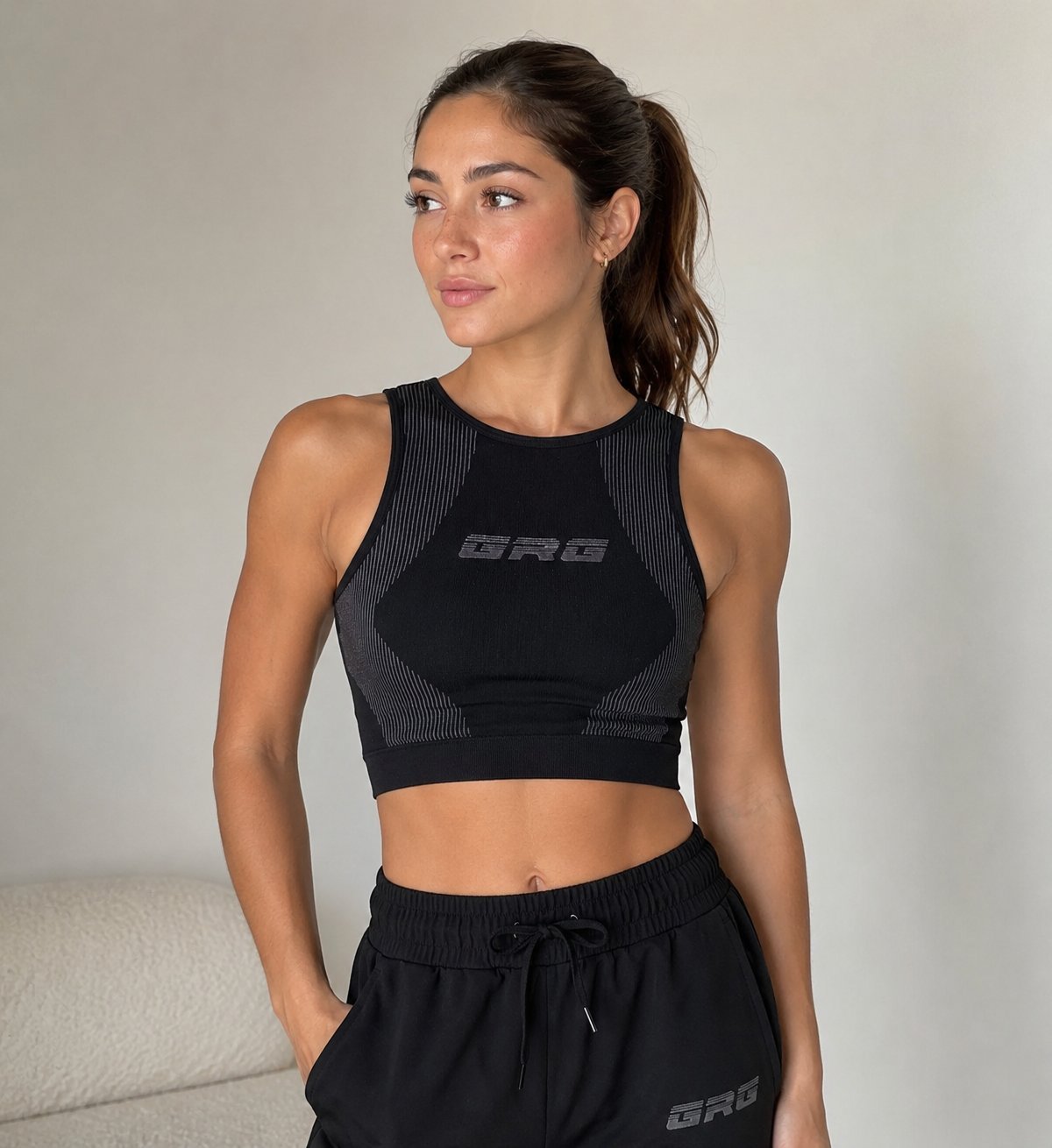 Top du sport en noir