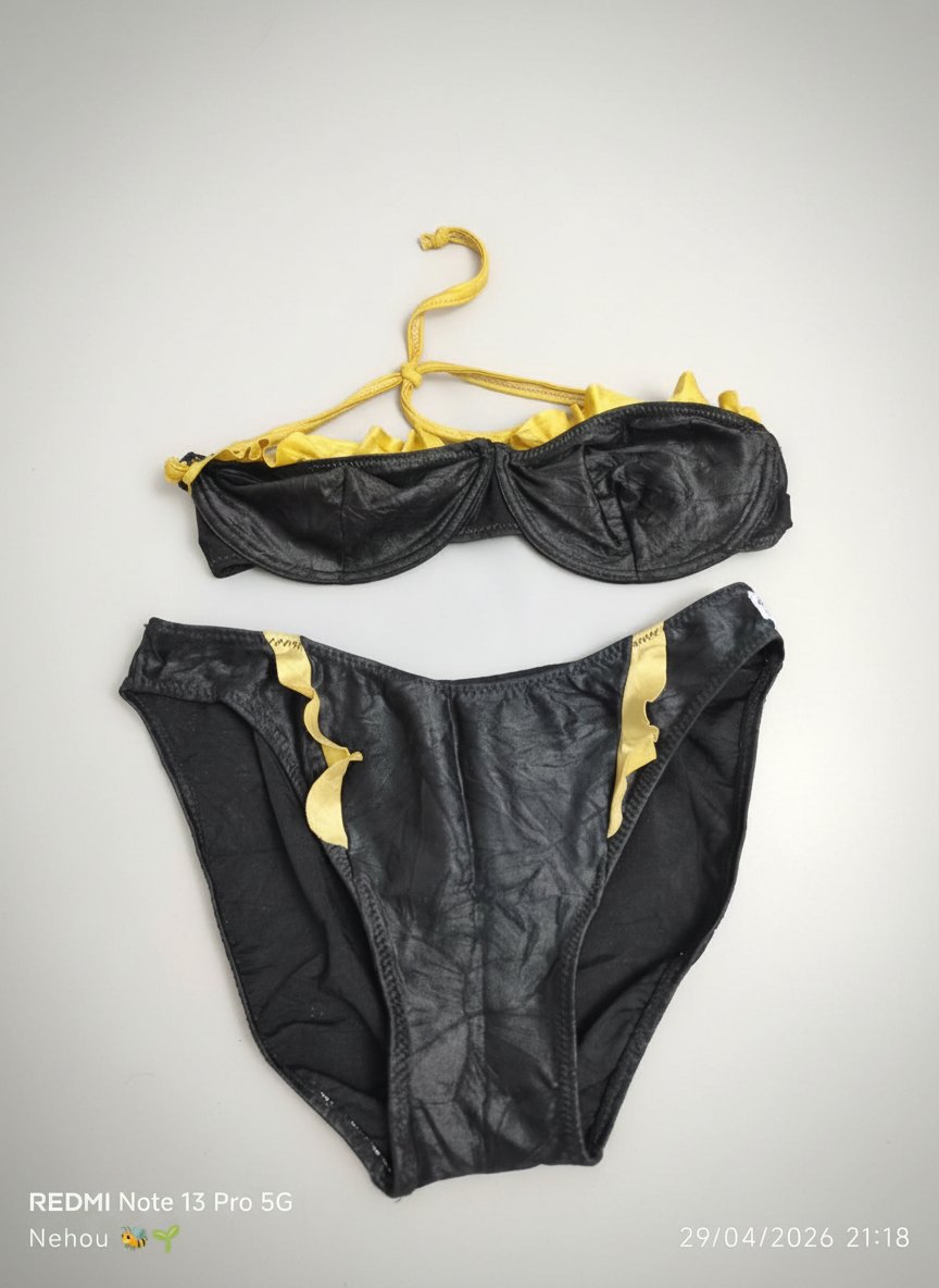 Bikini noir et jaune