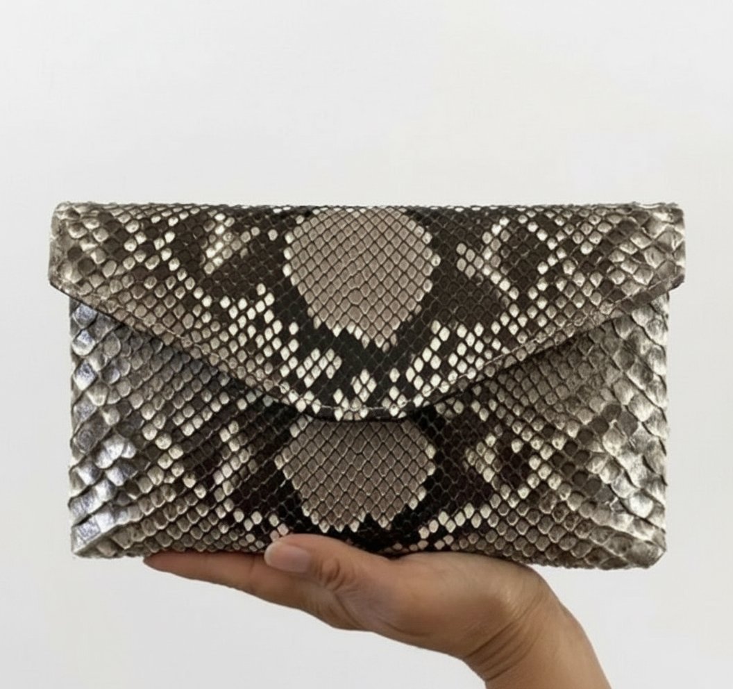 Pochette imitation peau serpent 