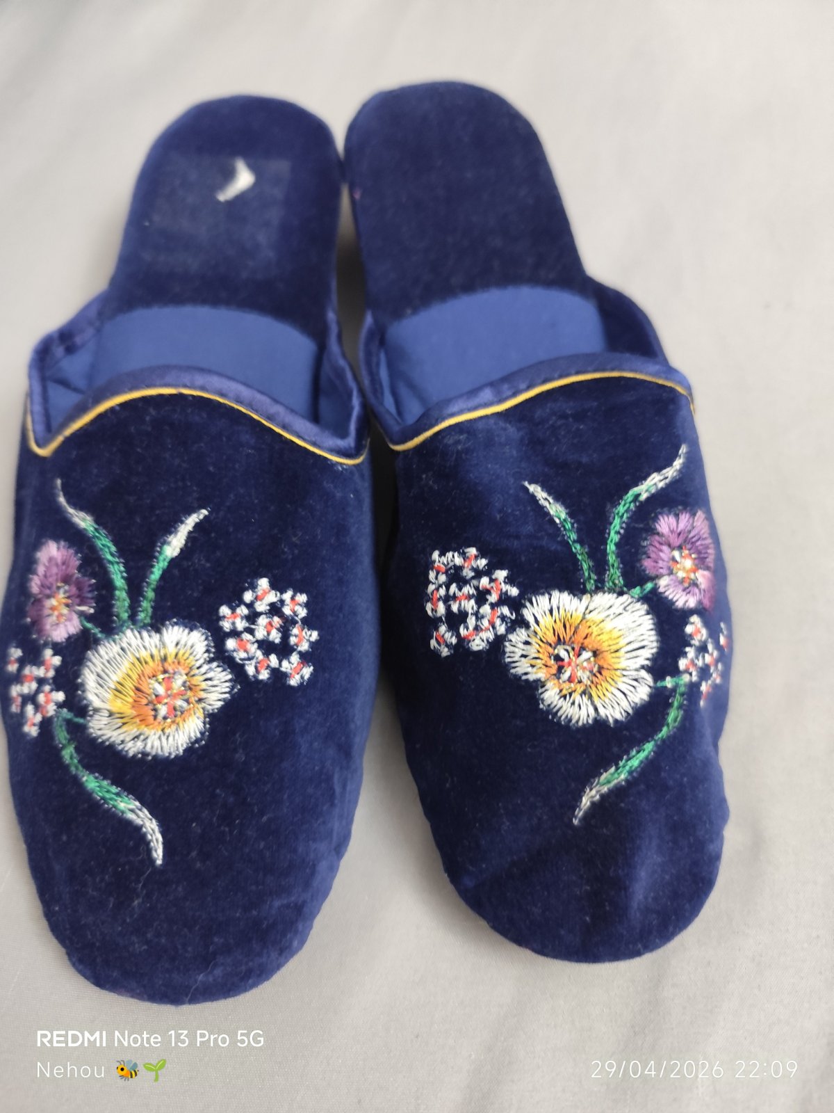Meule bleu brodé 