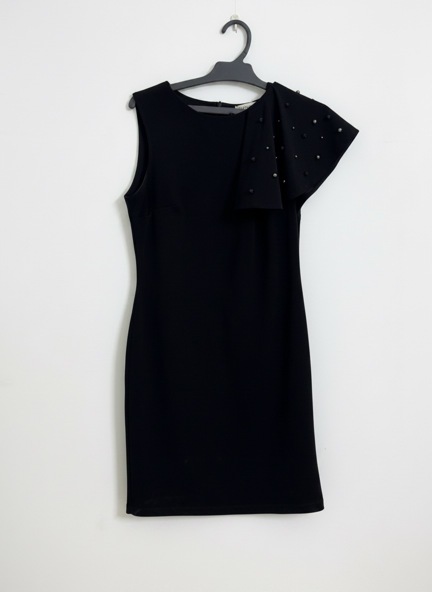 Robe noire courte