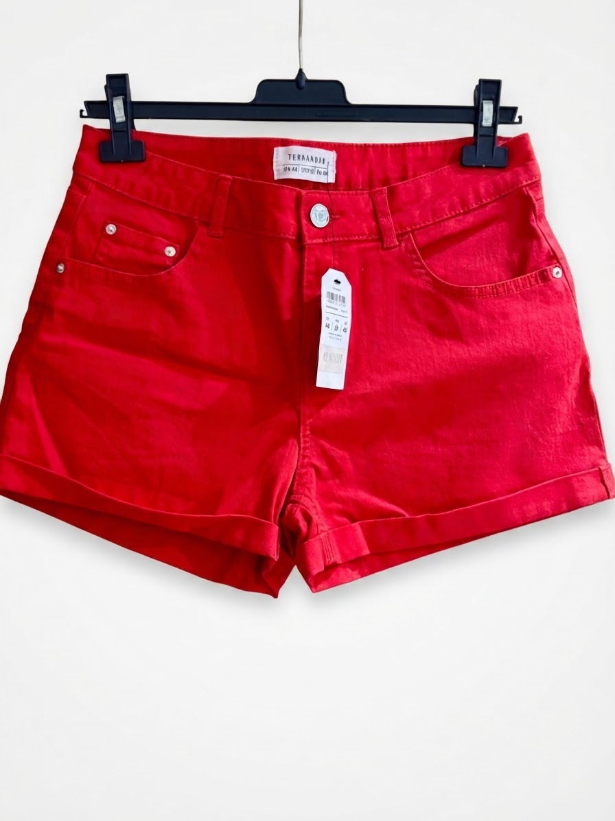 Short Rouge 