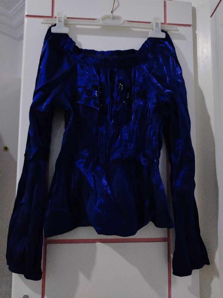 Pull bleu