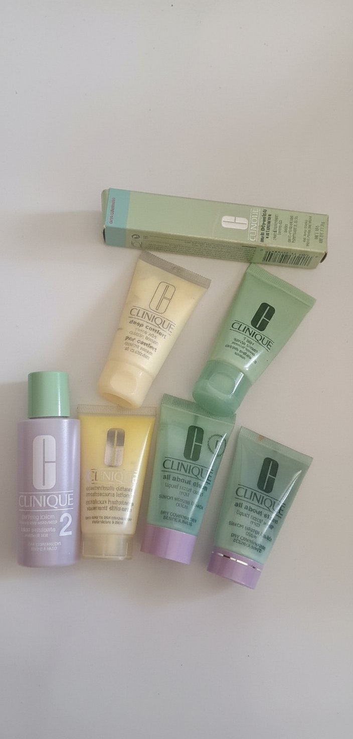 Lot de soin de la marque Clinique 