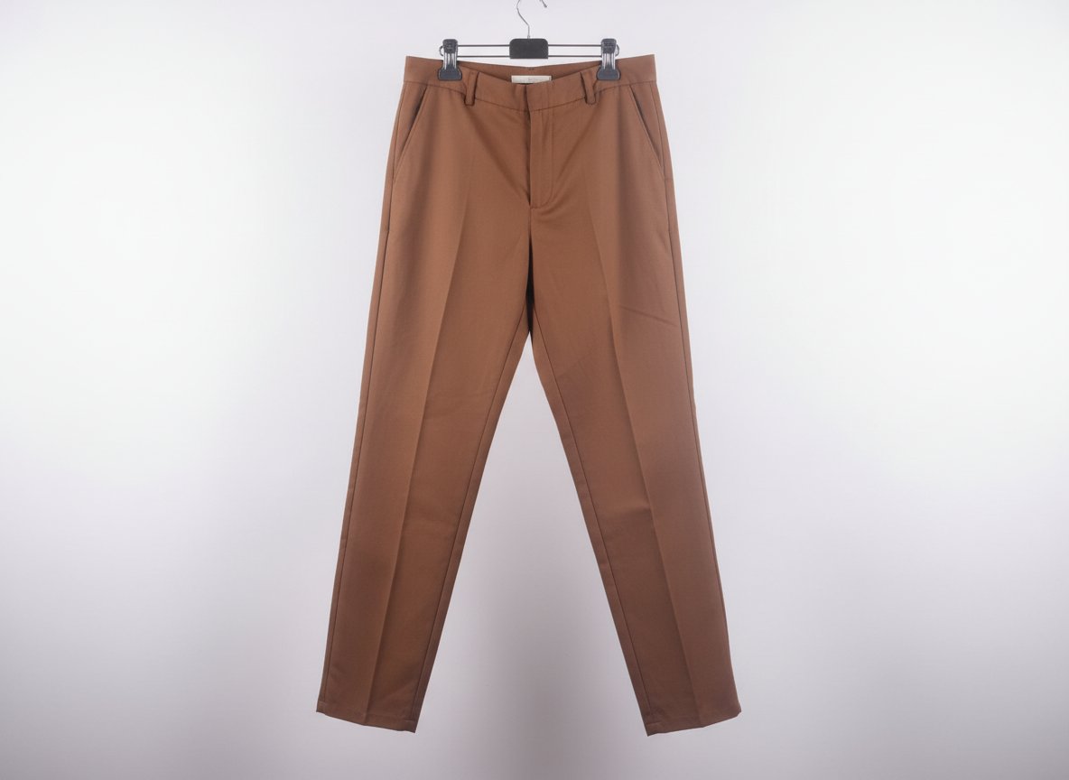 Pantalon style zara qualita a9mach sayafiii moth5om malbous mara barka el pantalon em5ayat sur mesure ya3ni ilabes 40/42 ou mezyan 3ale5err zn face azyan ebarcha