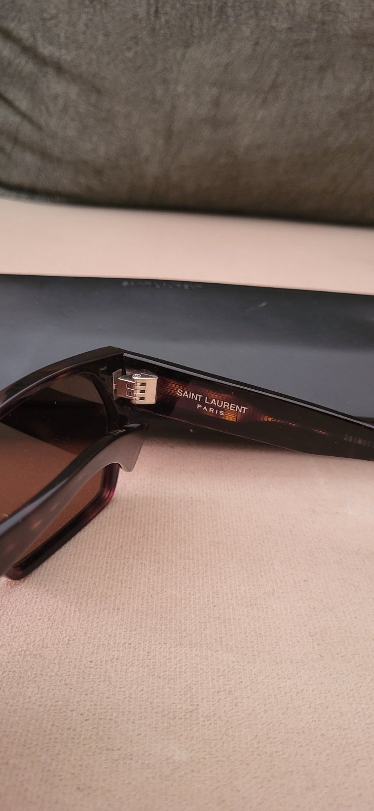 Lunettes de soleil Saint Laurent SL 894 006.