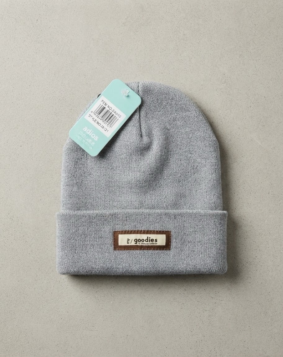 Bonnet gris neuf avec etiquette