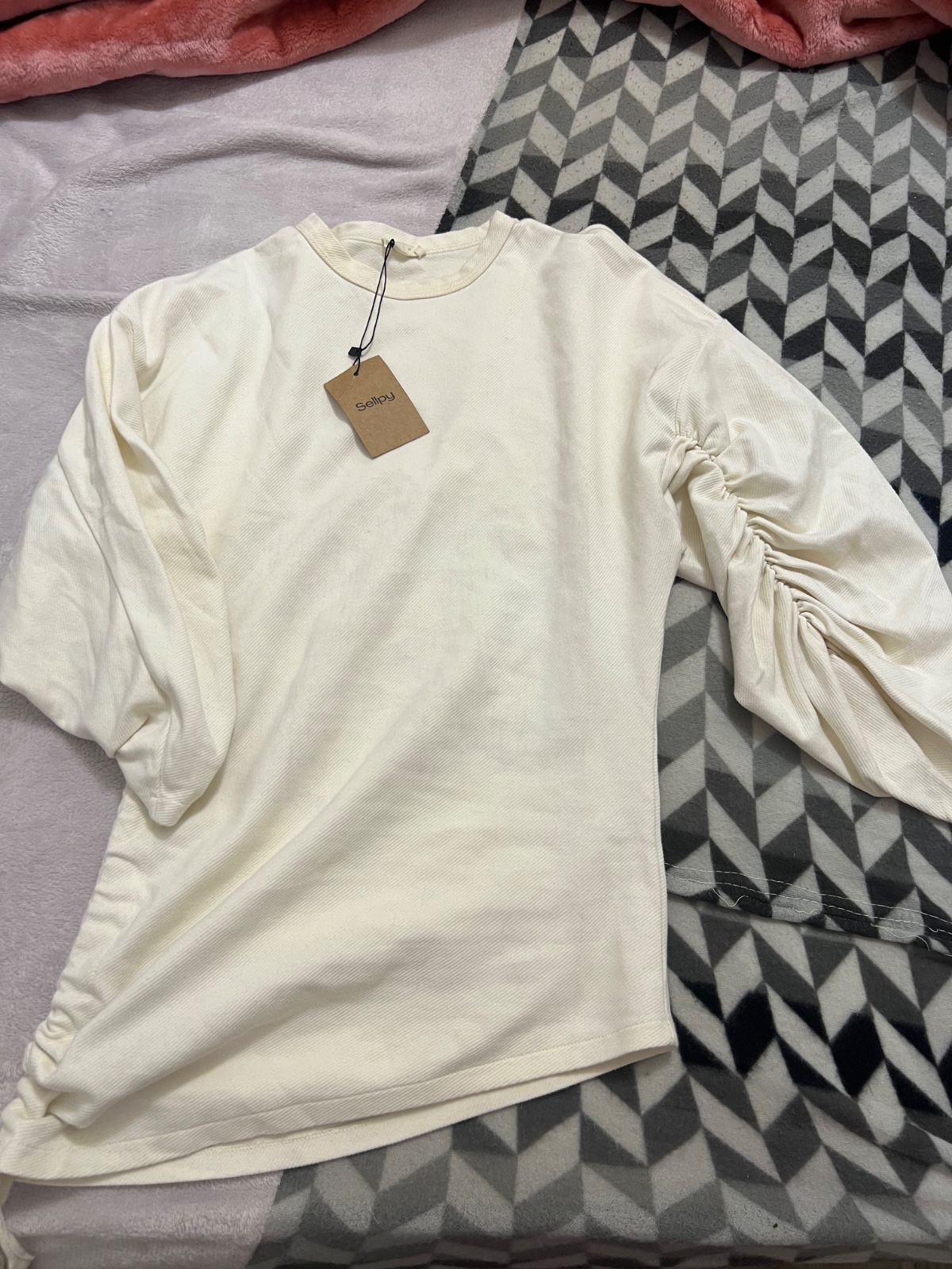 Pull neuf