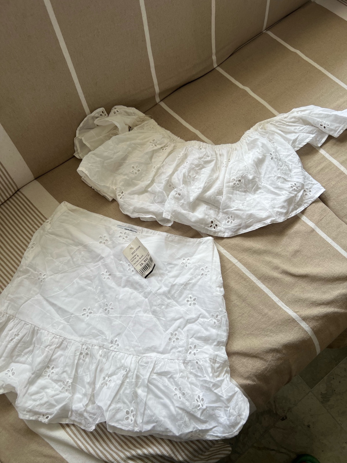 Set broderie
