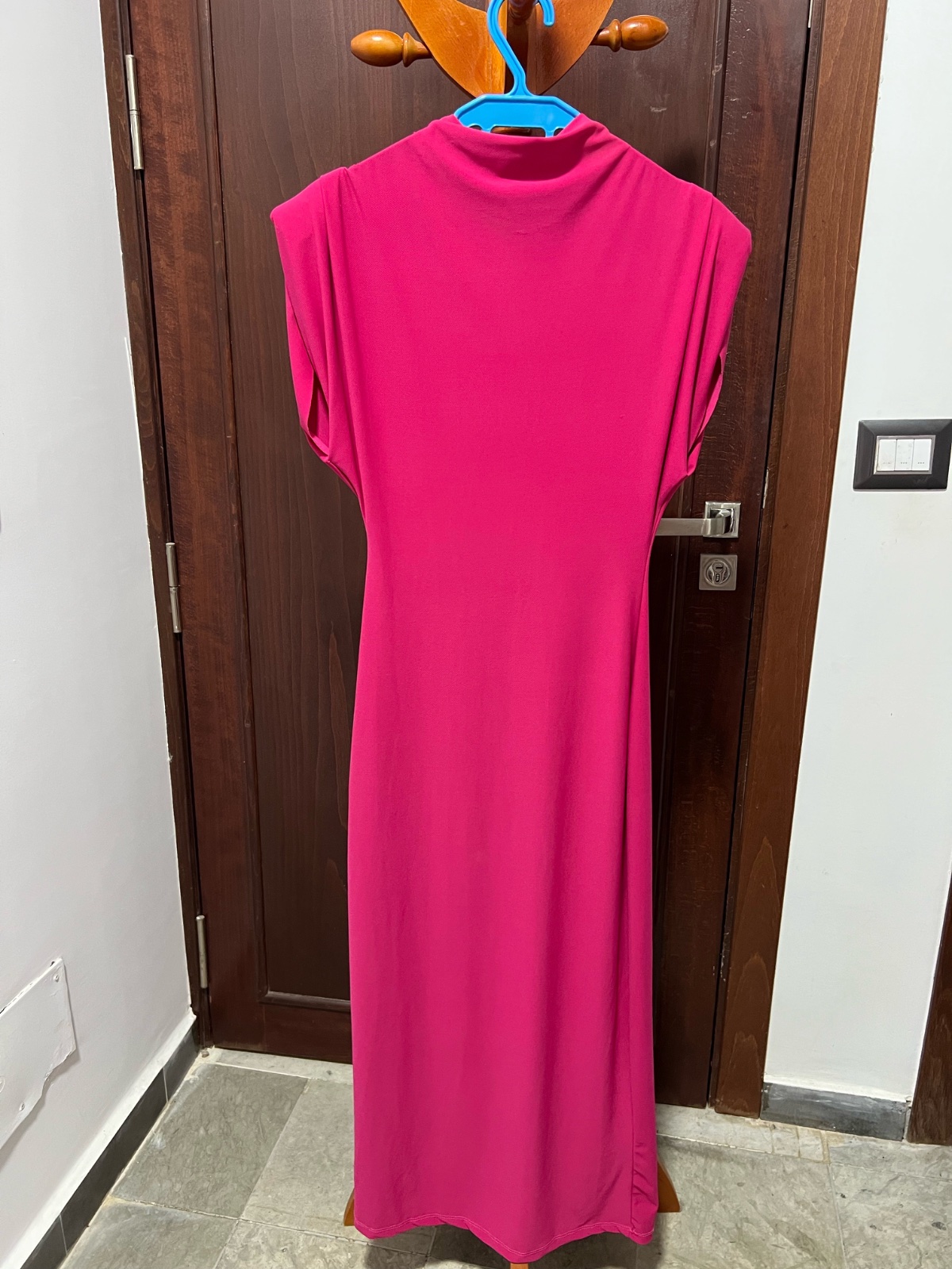 Robe avec epaules