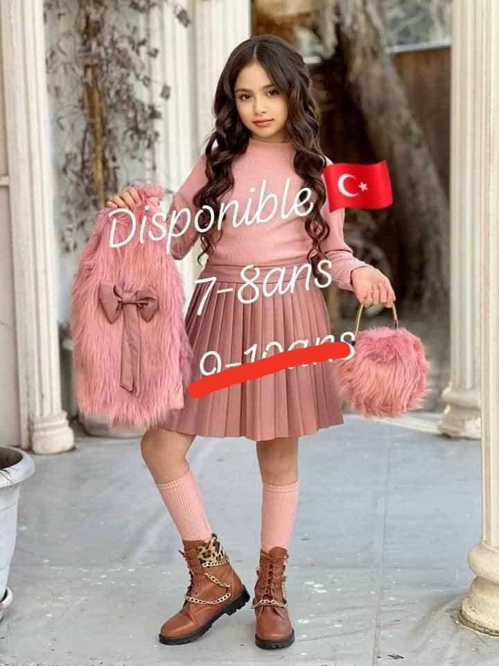 Je vends ensemble Fille avec accessoires cheveux et son sac importation Türk 🇹🇷 