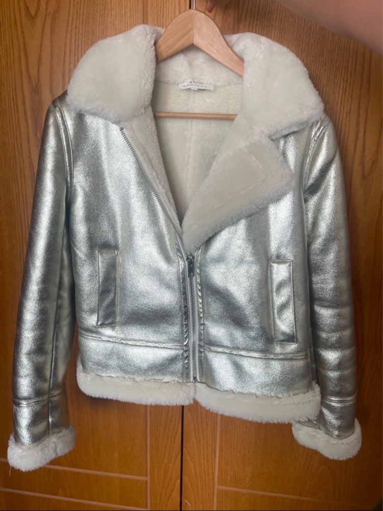 Manteau neuf ! negociable  😍