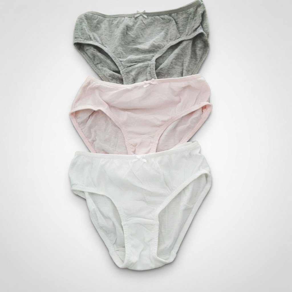 Lot de trois culottes fillette