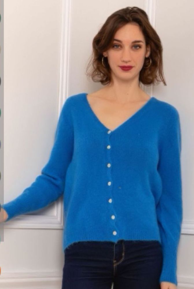 gilet bleu roi de tres bonne qualité (67% mohair)