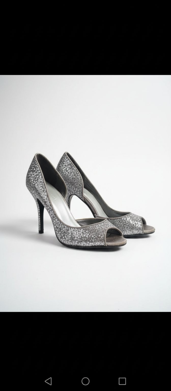 Silver heels le château 🏰 style Nina shoes