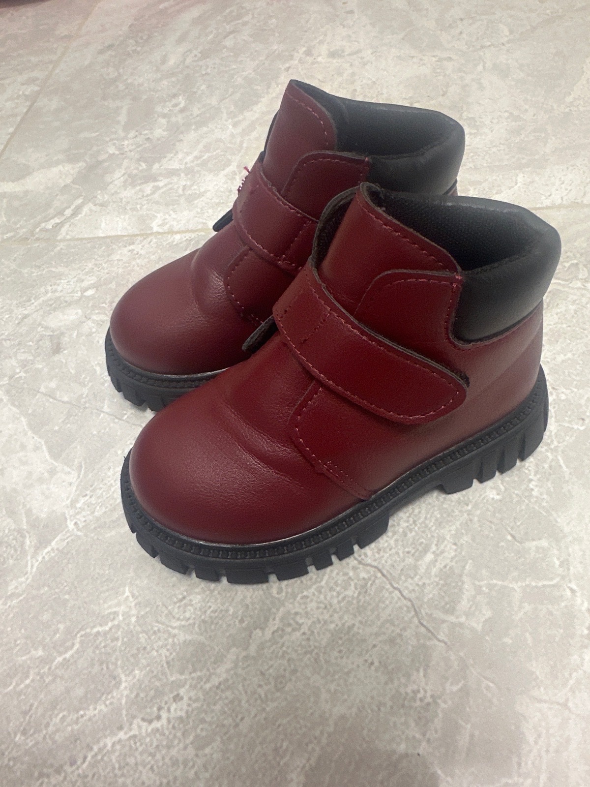 Bottine fille en cuir trés bonne qualité