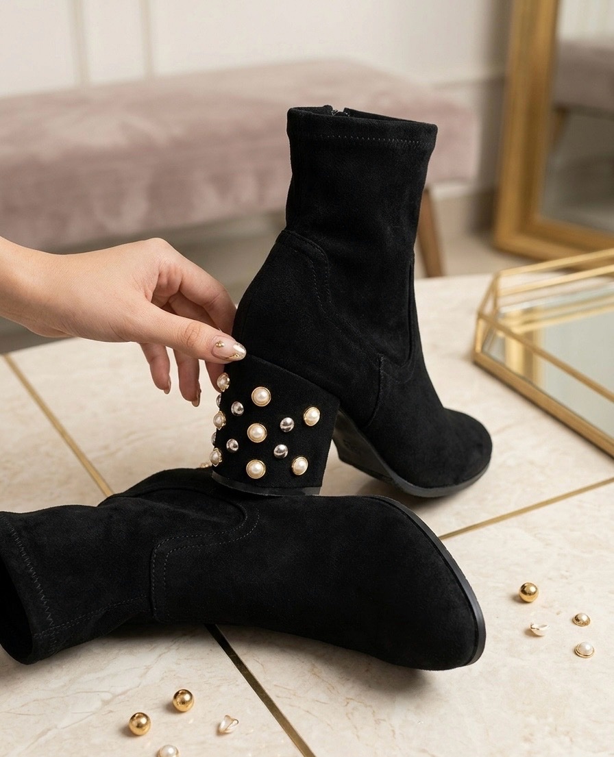 Bottines noires avec perles