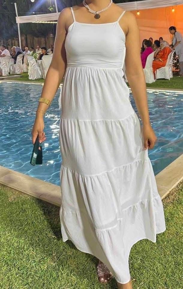 Tres jolie Robe longue blanche