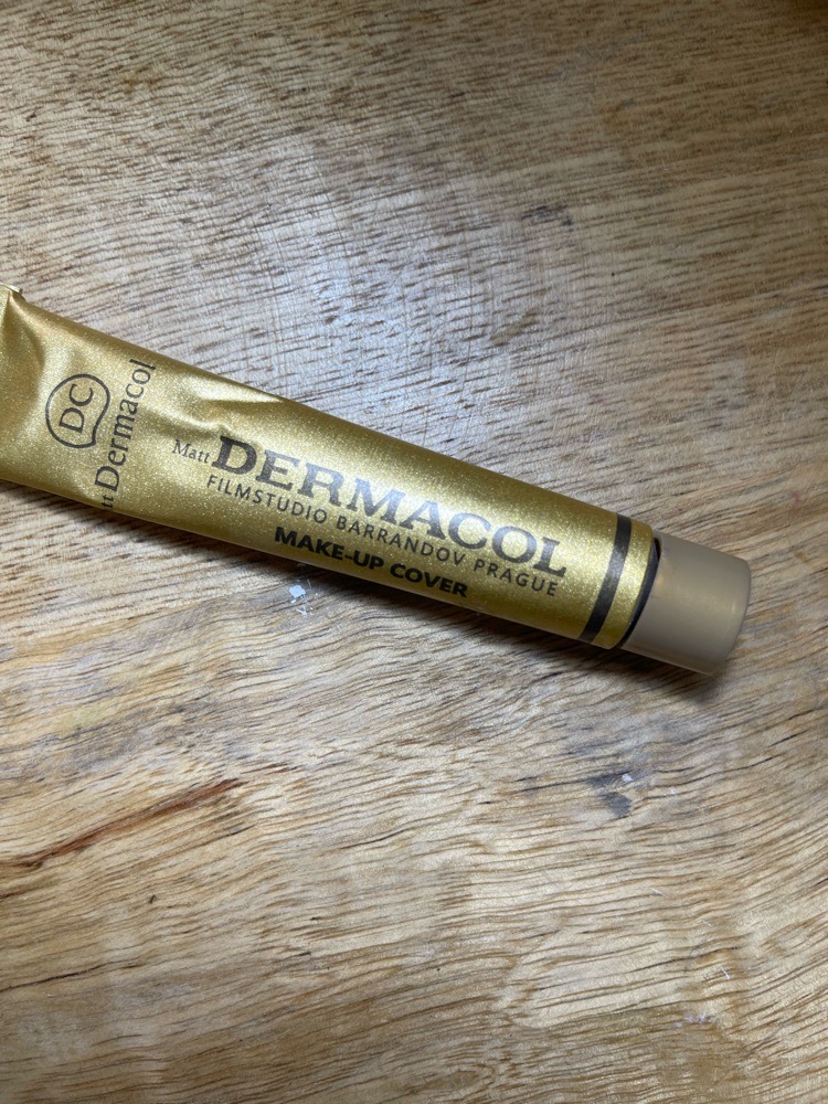 Fond de teint dermacol extrême