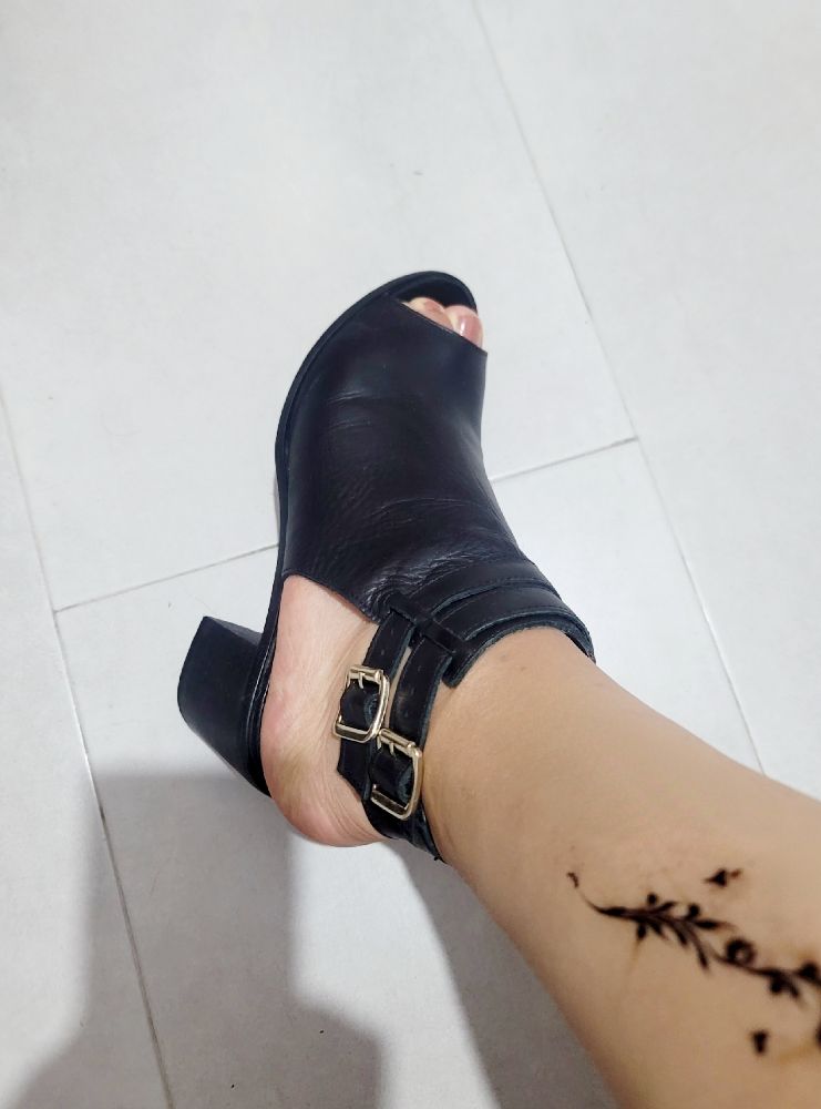 Sandales cuir Zign, pointure 39, ylabess 40