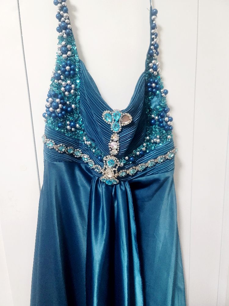 Très belle Robe soirée satin
