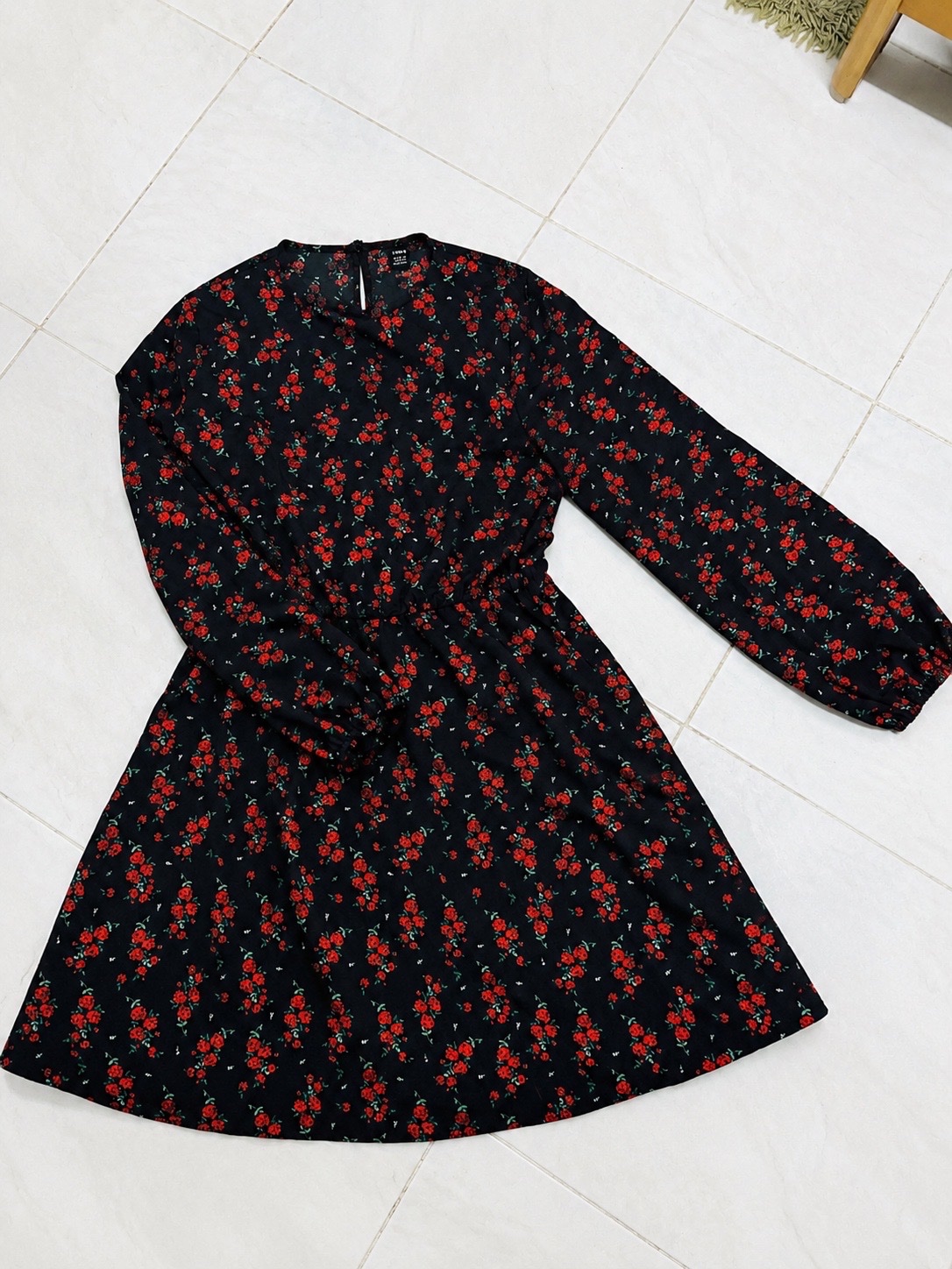 🖤 Elegant Black Floral Mini Dress 🌹